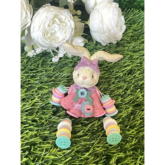 Vintage Rare Resin Easter Bunny Long Dangling Legs From Buttons - Picture 1 of 7